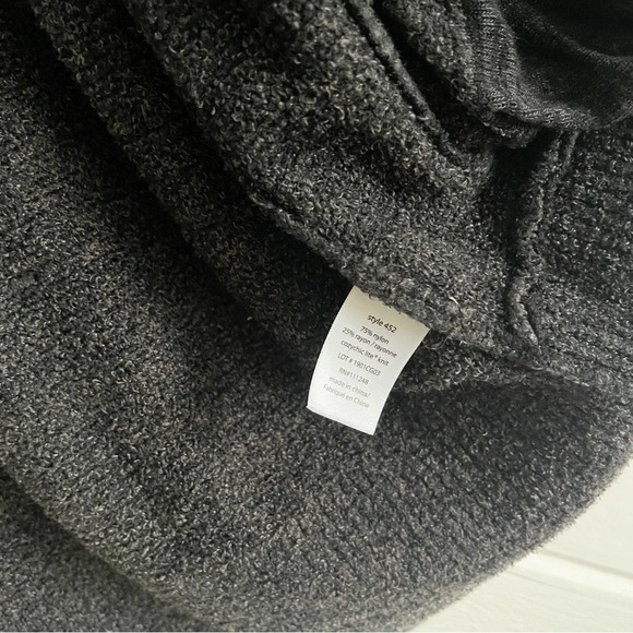 Barefoot Dreams CozyChic Lite Circle Cardigan in Black / Dark Grey Size Medium - Picture 6 of 8